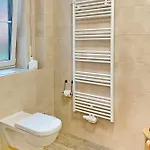 Apartment Laubhuette Baum 1 *