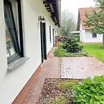 Apartment Laubhuette Baum 1 *