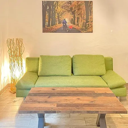 דירה Laubhuette Baum 1