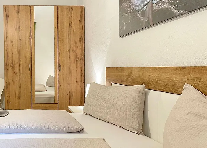 דירה Laubhuette Baum 1