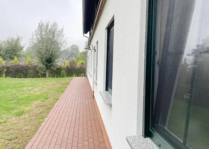 Laubhuette Baum 1 דירה